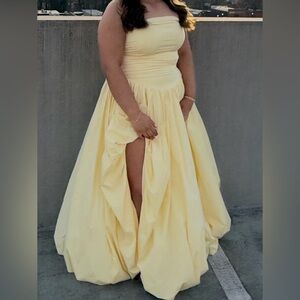 Elegant Strapless Yellow Evening Gown